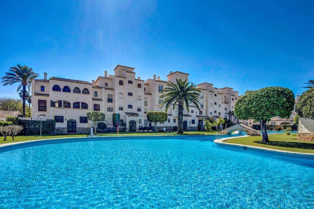 La Isla Casa Barnaby Holiday home Platja de Larenal