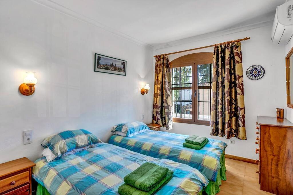 La Isla Casa Barnaby Platja de Larenal