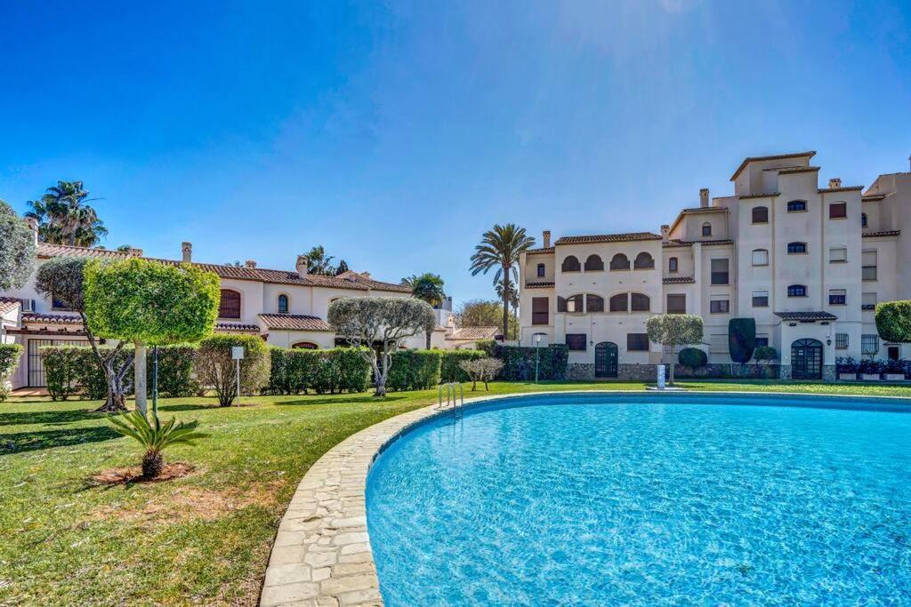 La Isla Casa Barnaby