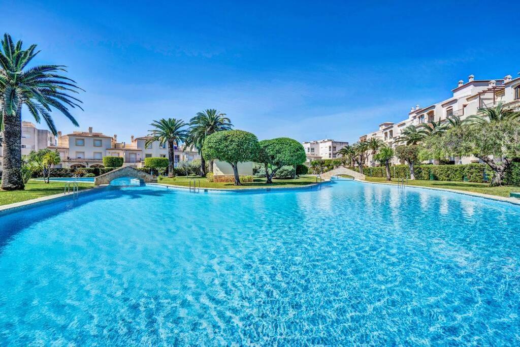 La Isla Casa Barnaby Holiday home Platja de Larenal